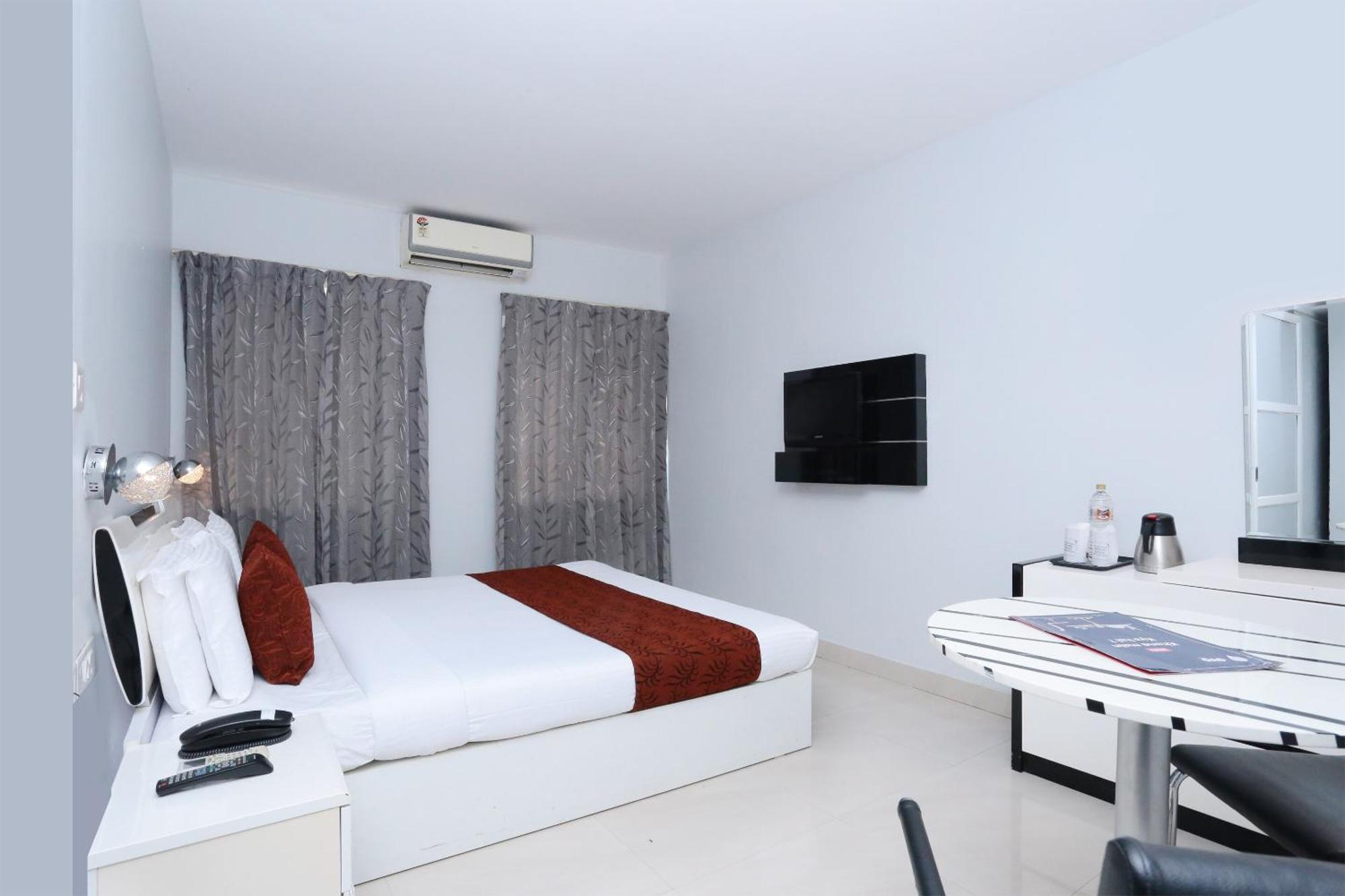 Super Townhouse Malabar Illam Hotel Kochi Exterior photo
